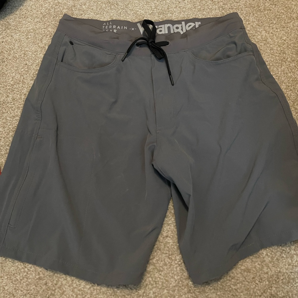 Men’s wrangler athletic shorts grey